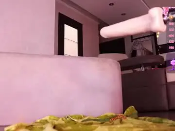 Chaturbate Live Sex of queeneliaa_