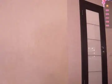 Chaturbate Best live sex cam show of queeneliaa_