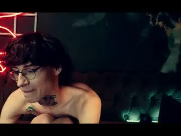 Chaturbate Nude Webcam of hotdogswaitingaports