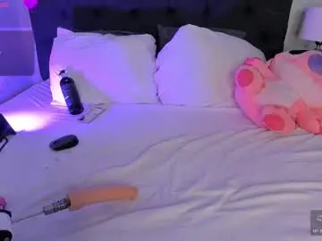 Chaturbate Nude Webcam of evelynhoward23