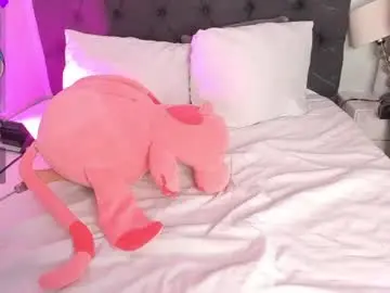 Chaturbate Nude Webcam of evelynhoward23
