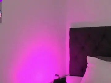 Chaturbate Live Sex of evelynhoward23