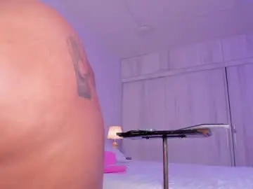 Chaturbate Live Sex Cam of _natasha18_