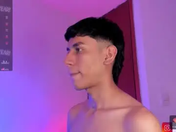 Chaturbate Live Sex Cam of keiner_smith