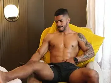 Chaturbate Live Sex Cam of reik_von