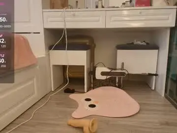 Chaturbate Live Sex Cam of mina_moons