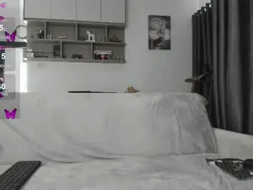 Chaturbate Live Sex Cam of silverfoxxxxy