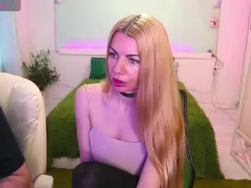 Chaturbate Live Sex Cam of alisaaleks