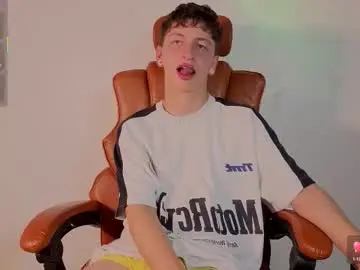 Chaturbate Adult Video Chat of aron_steel04