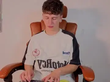 Chaturbate Free Live Porn of aron_steel04