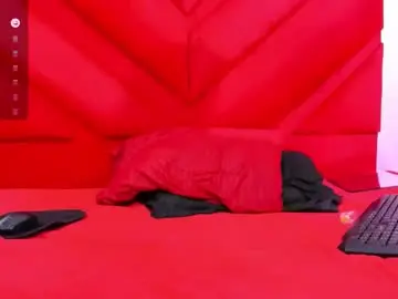 Chaturbate Best live sex cam show of chris18red