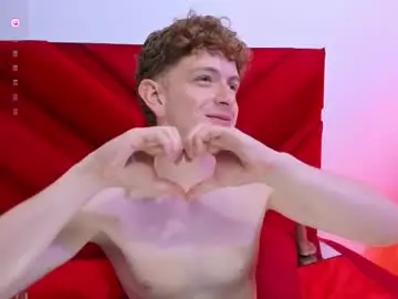 Chaturbate Live Sex Cam of chris18red