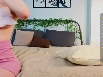 Chaturbate Live Sex Cam of cloverfarewell