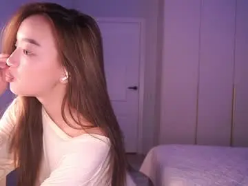 Chaturbate Live Sex Cam of jenny__lii