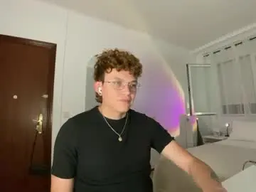 Chaturbate Free Porn Cam of anddres_boss