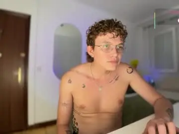 Chaturbate Live Sex Cam of anddres_boss