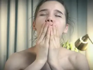 Chaturbate Live Sex Cam of happynewdear