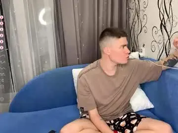 Chaturbate Watch Live Sex Cams of holy_eggs_00