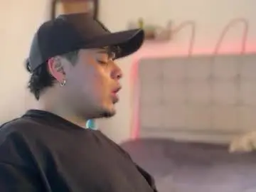 Chaturbate Live Sex Cam of drakenn_