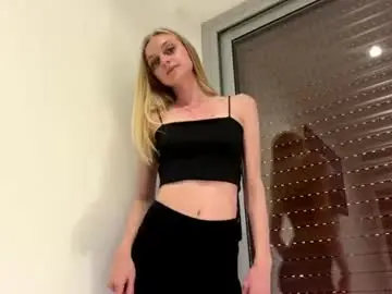 Chaturbate Free Porn Cam of mikkiskees
