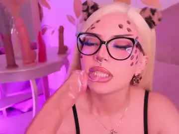 Chaturbate Live Sex Cam of misselektra__