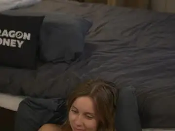 Chaturbate Adult Video Chat of 2girls_1dream