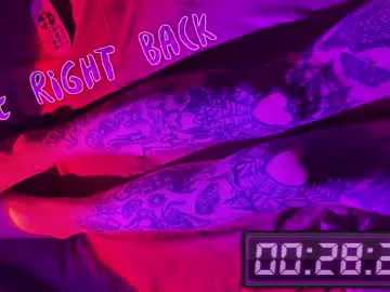 Chaturbate Live Sex Cam of _ellis_moon_