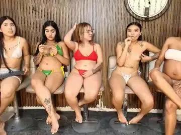 Chaturbate Live Sex Cam of canelasquirtxxx