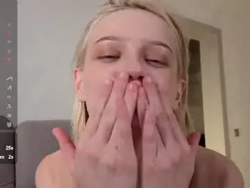 Chaturbate Live Sex of evangel111