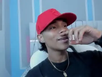 Chaturbate Free Live Porn of andykings_1