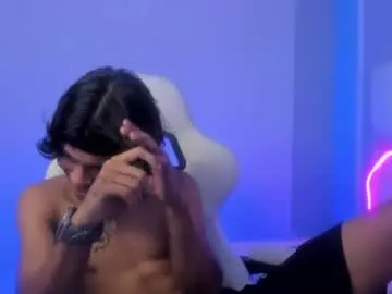 Chaturbate Sex Cam of andykings_1