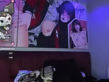 Chaturbate Live Sex Cam of darki_shine_