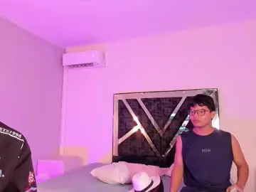 Chaturbate Adult Video Chat of handsomeboys19