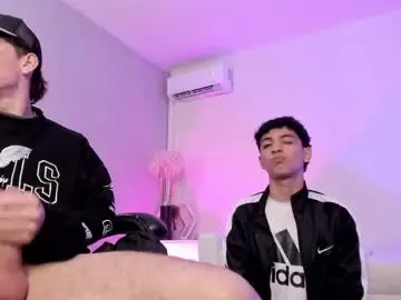 Chaturbate Live Sex Cam of handsomeboys19