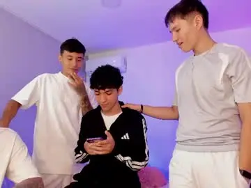 Chaturbate Private Sex Chat of handsomeboys19