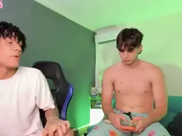 Chaturbate Best live sex cam show of handsomeboys19