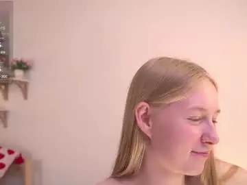 Chaturbate Watch Live Sex Cams of rinavvi