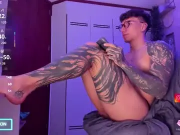 Chaturbate Sex Cam of thomas_fuckboy