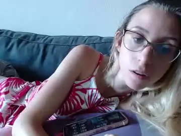 Chaturbate Watch Live Sex Cams of barelylegalblondy