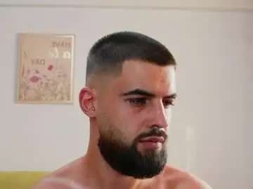 Chaturbate Best live sex cam show of hairyrobxxx