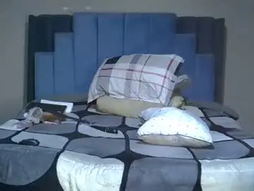 Chaturbate Live Sex Cam of melanin_moon