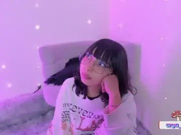 Chaturbate Live Sex Cam of arya_line