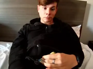 Chaturbate Live Sex of michaeltwinkboy
