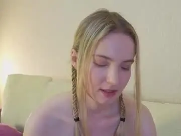 Chaturbate Live Sex Cam of tashinapetitto