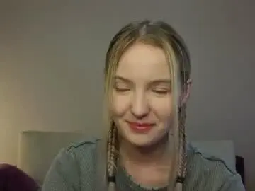 Chaturbate Live Sex Cam of tashinapetitto