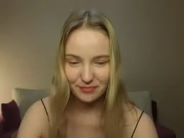 Chaturbate Live Sex Cam of tashinapetitto