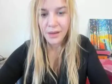 Chaturbate Live Sex of artsyandcraftsy_