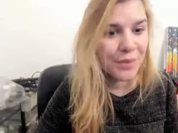 Chaturbate Sex Cam of artsyandcraftsy_