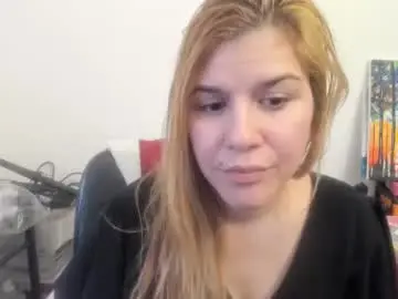 Chaturbate Live Sex of artsyandcraftsy_