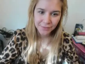 Chaturbate Free Live Porn of artsyandcraftsy_